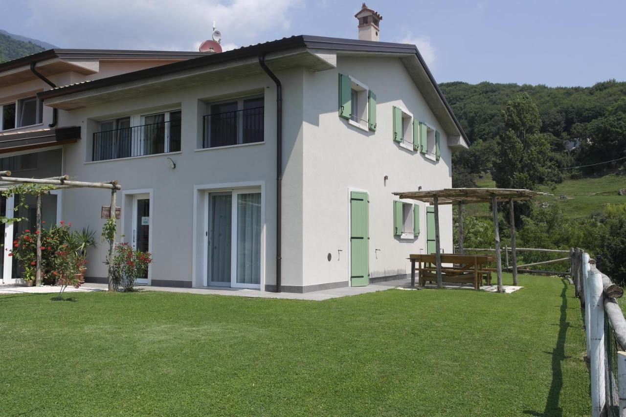 Agriturismo Fattoria Monte Baldo Vista Lago Villa Caprino Veronese Exterior photo