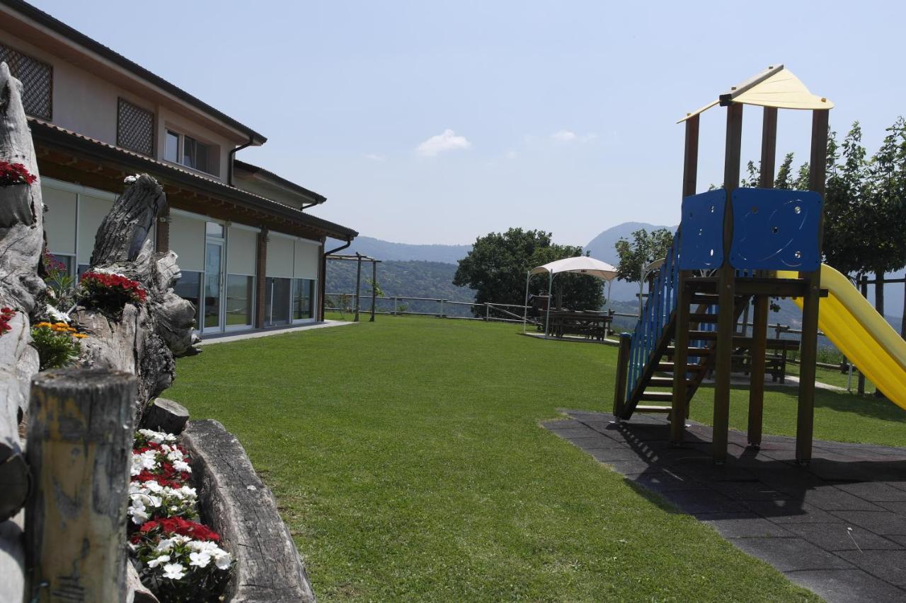 Agriturismo Fattoria Monte Baldo Vista Lago Caprino Veronese Exterior photo