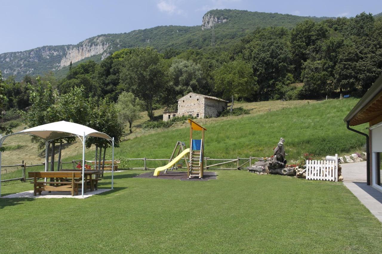 Agriturismo Fattoria Monte Baldo Vista Lago Villa Caprino Veronese Exterior photo