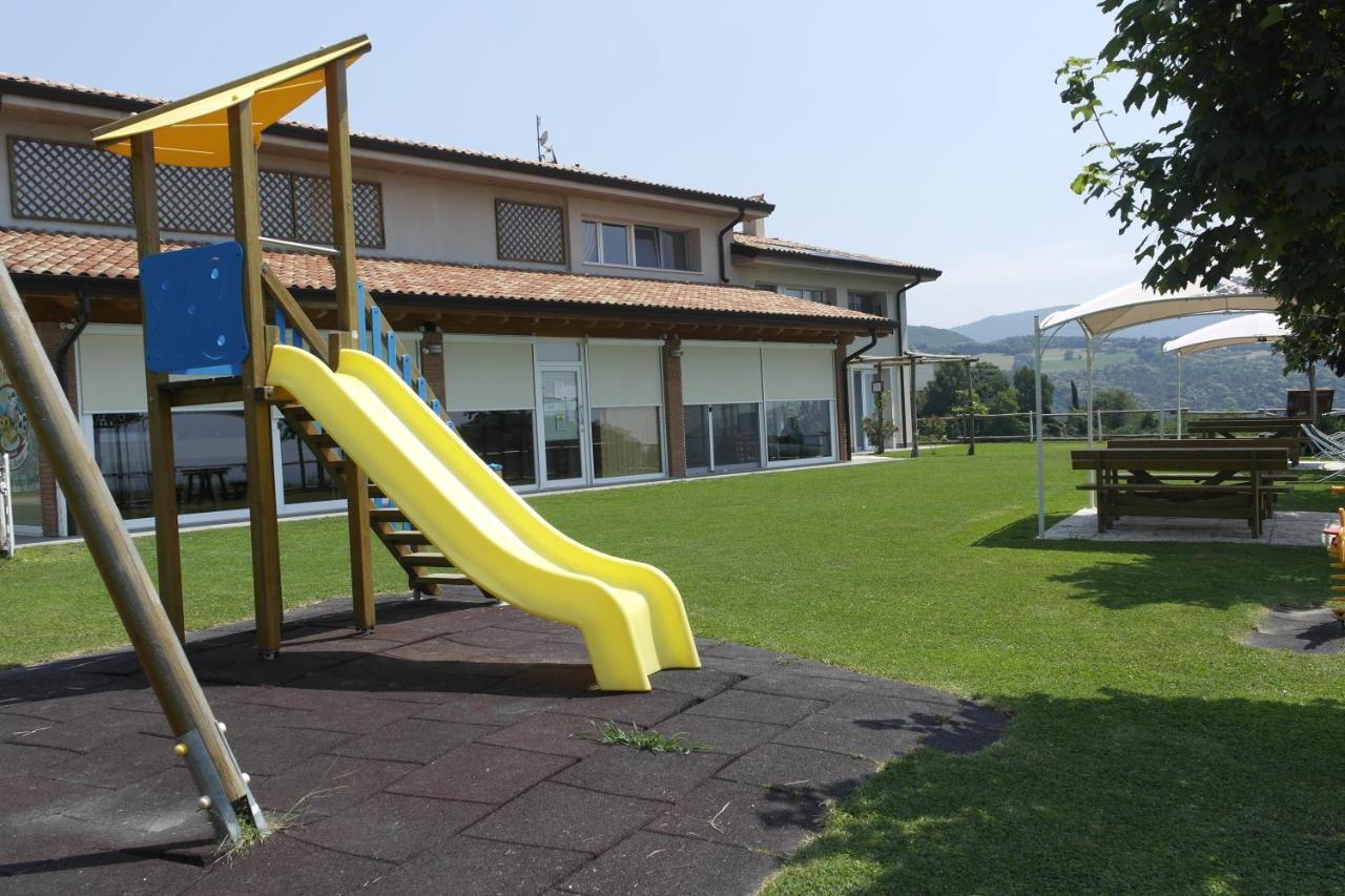 Agriturismo Fattoria Monte Baldo Vista Lago Caprino Veronese Exterior photo