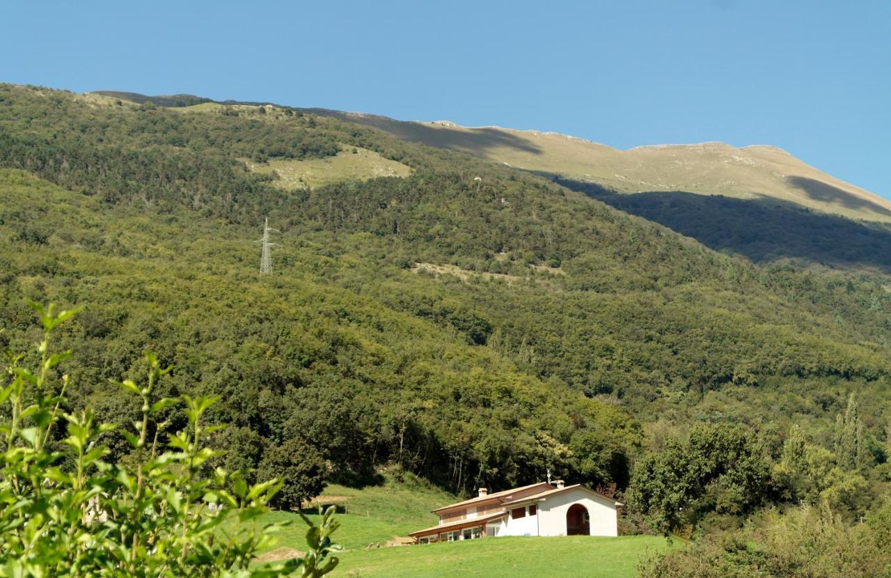 Agriturismo Fattoria Monte Baldo Vista Lago Villa Caprino Veronese Exterior photo