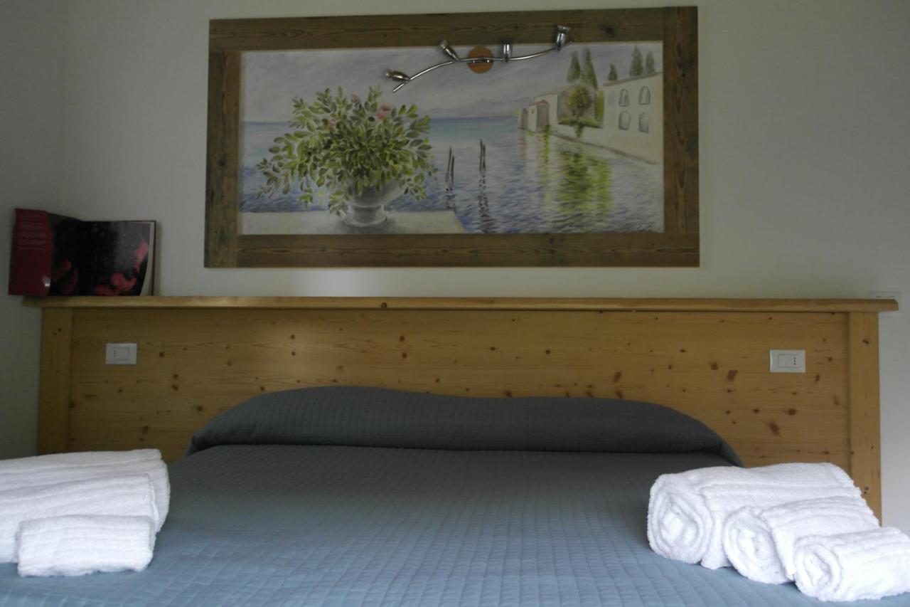 Agriturismo Fattoria Monte Baldo Vista Lago Caprino Veronese Exterior photo