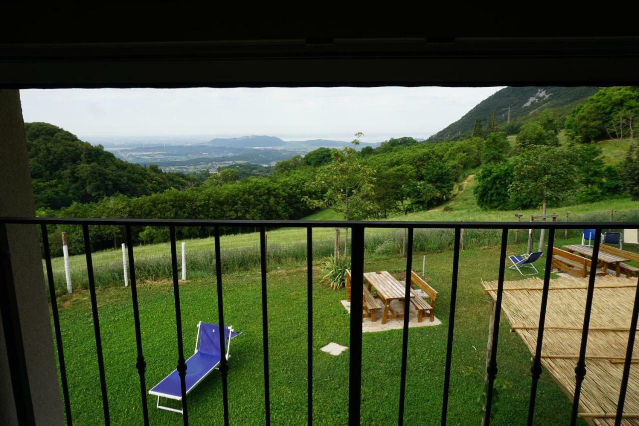 Agriturismo Fattoria Monte Baldo Vista Lago Caprino Veronese Exterior photo