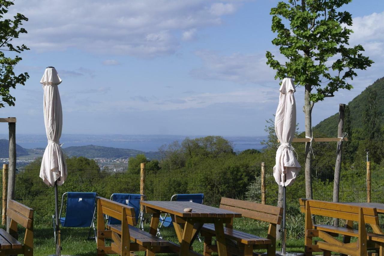 Agriturismo Fattoria Monte Baldo Vista Lago Villa Caprino Veronese Exterior photo